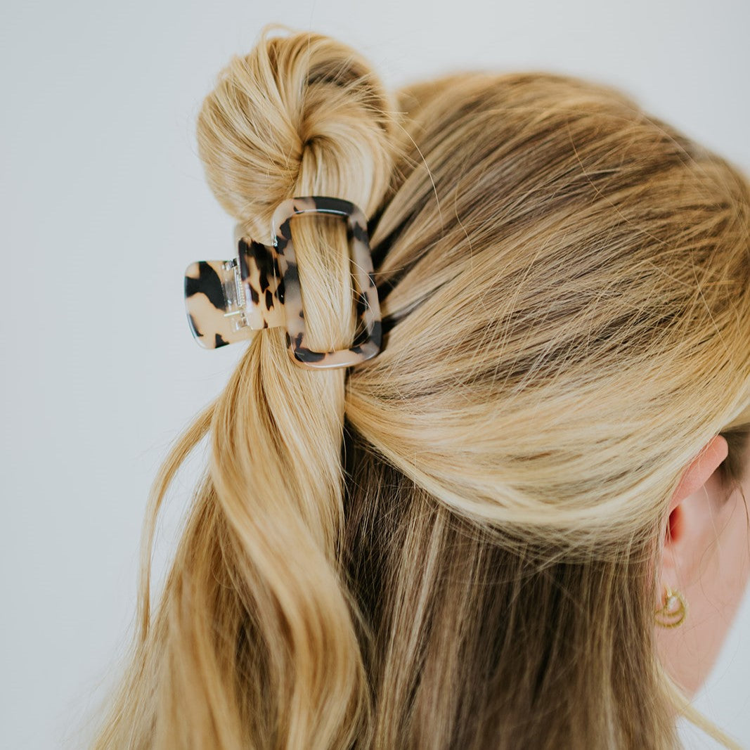 clips vierkante haarspeld marmer beige