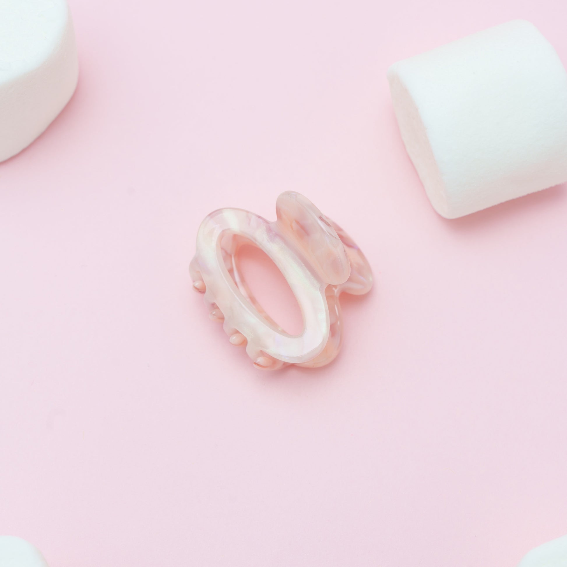 Kleine ronde haarspeld fijn haar stevig knijpt goed glad haar licht roze 