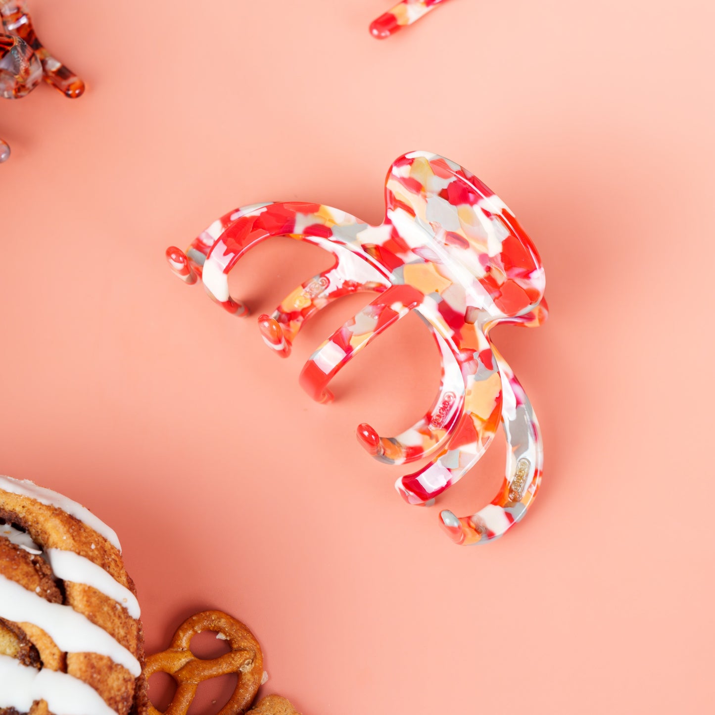 mary grote haarspeld clips dik lang haar marmer rood grijs