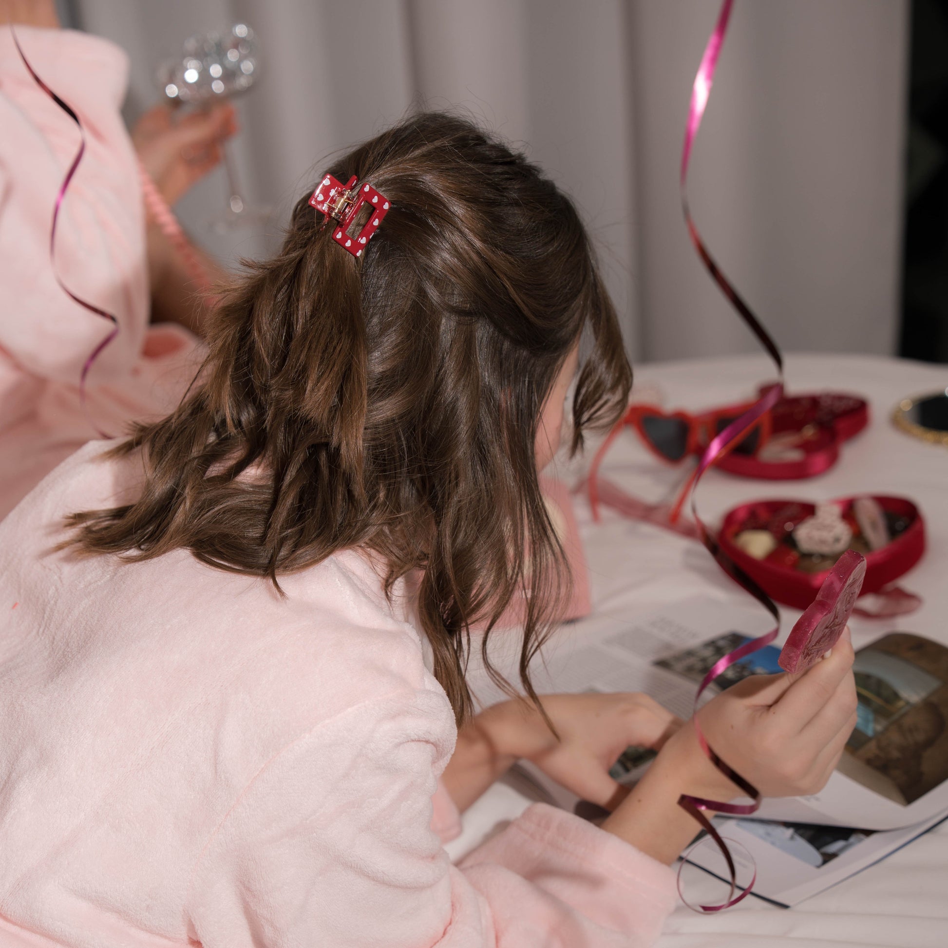 Mini Viv clip kleine vierkante haarspeld hartjes rood wit