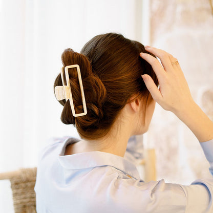 grote witte marmeren rechthoekige speld dik haar